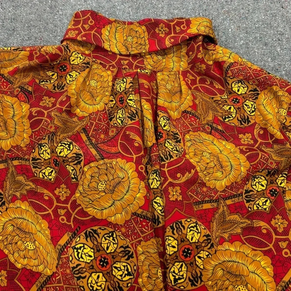 Laura & Jayne Petite Collection Size 12 high neck floral blouse.Reds and Golden - Picture 7 of 8